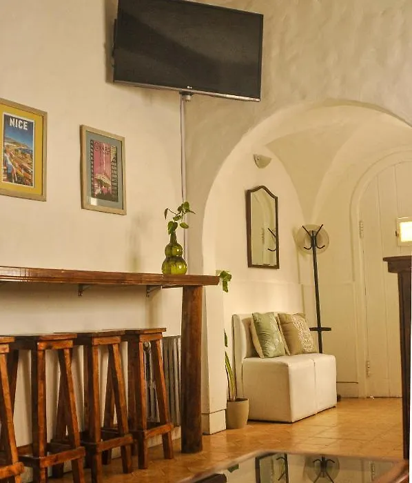 Hilda House Hostel-1